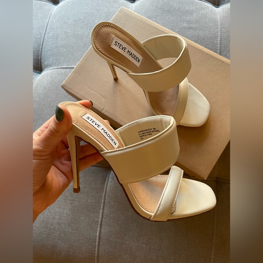 Steve Madden swan bone mule